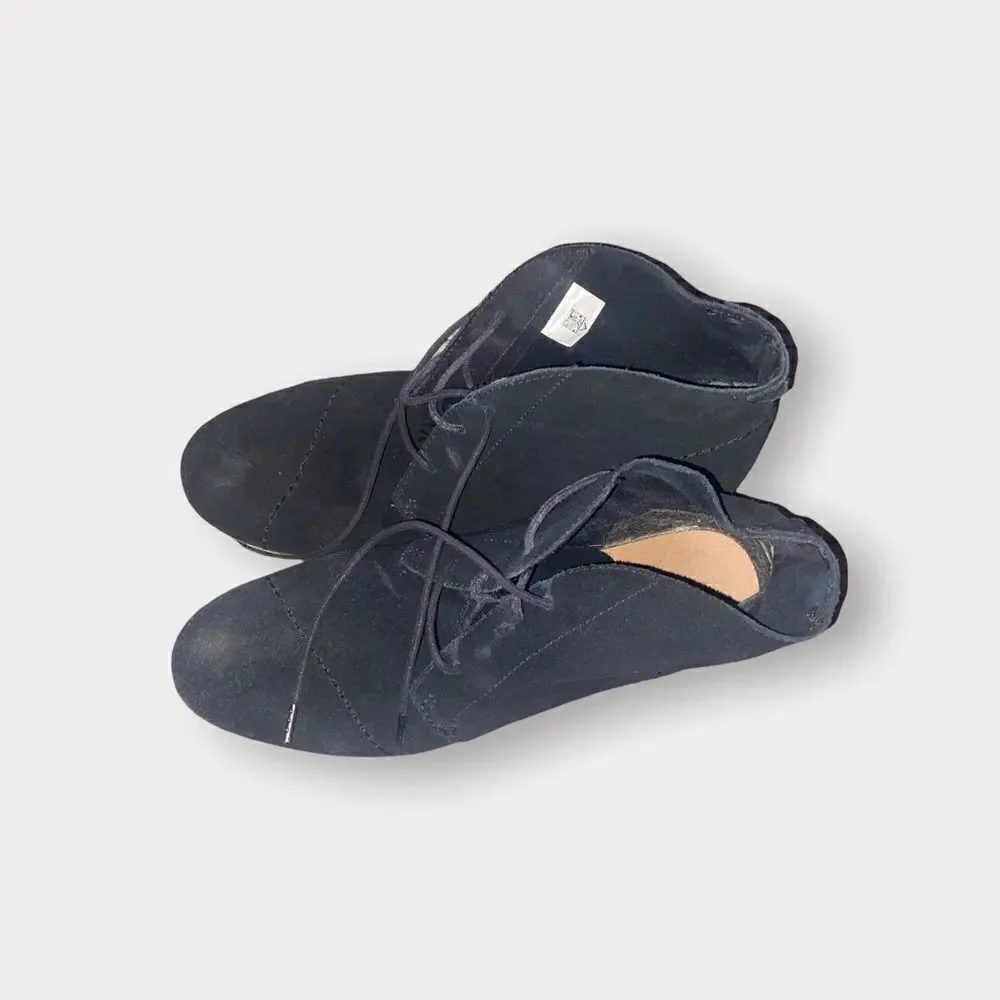 Toms Black Suede Booties Size 11